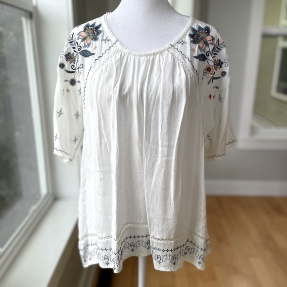Knox Rose Tops - Knox Rose Pink Blue Floral Embroidered White Flowy Top Size Small